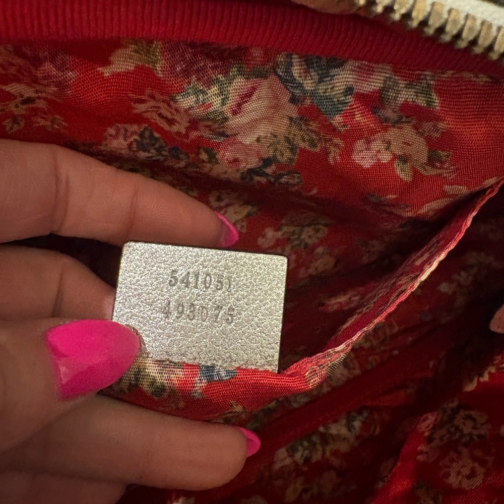 Gucci Silver Trapuntata Crossbody - Picture 5 of 12